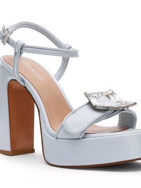 Steve Madden Liandra Powder Blue Crystal Buckle Platform Sandal - Like New